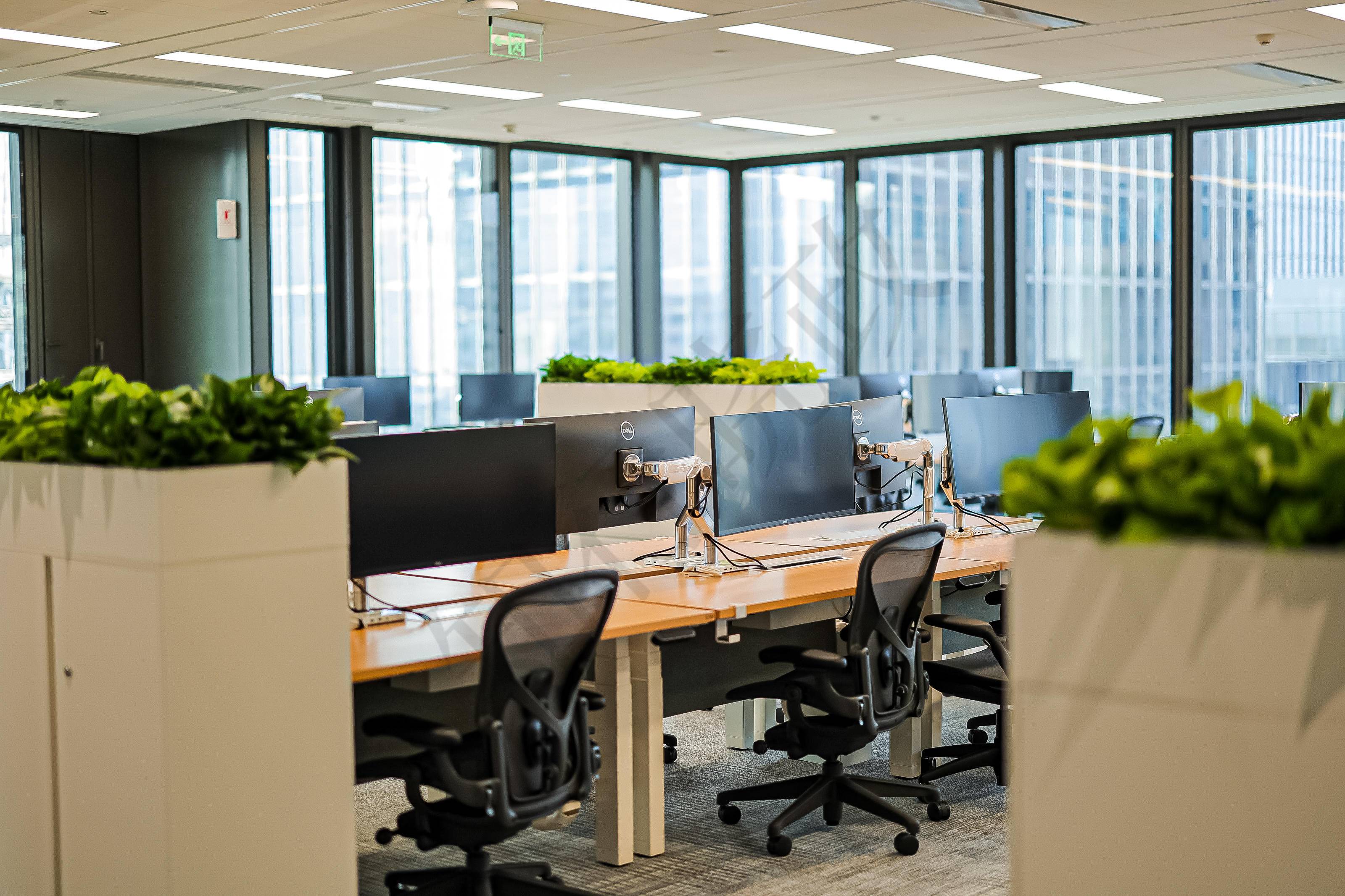 服务内容:选址租赁,空间设计,办公场所策略和变革管理,项目及施工管理